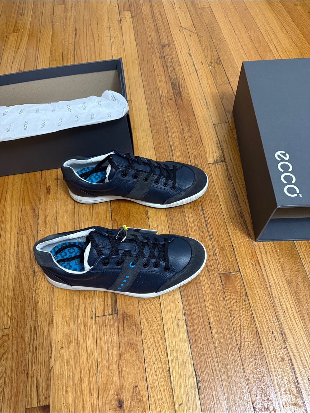 Ecco GOLF Navy and White Low-Top Leather GOLF Sneakers